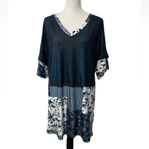Lily By Firmiana Blouse Size XL Blue Black, & White Floral Tunic Top Short Slvs